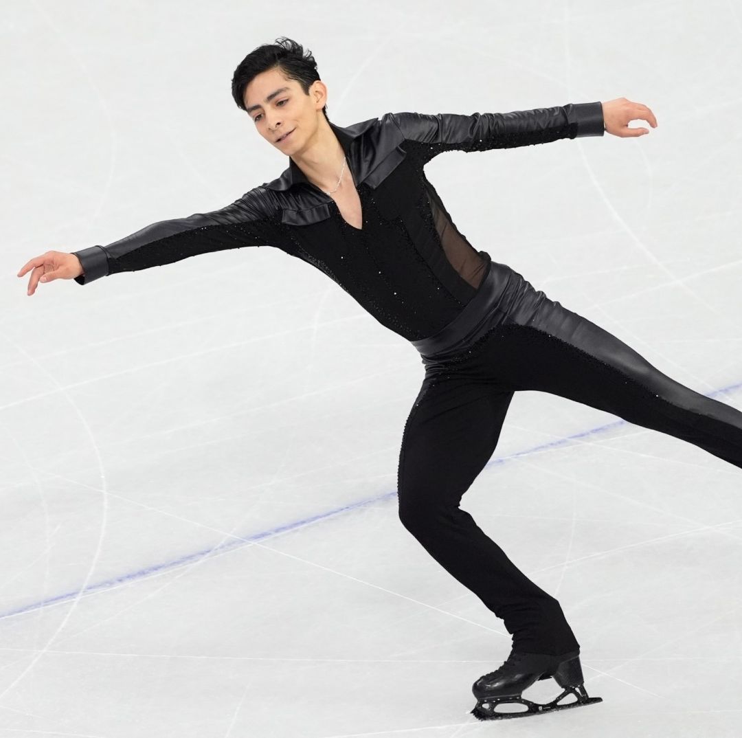Donovan Carrillo en la Final del Campeonato Mundial de Patinaje Artístico en Praga