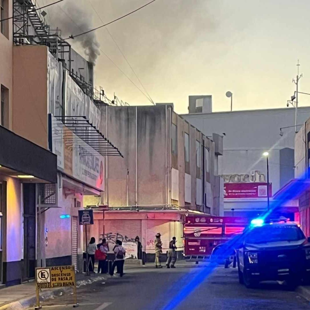 Se incendia tienda en el centro de Chihuahua | Foto: N+