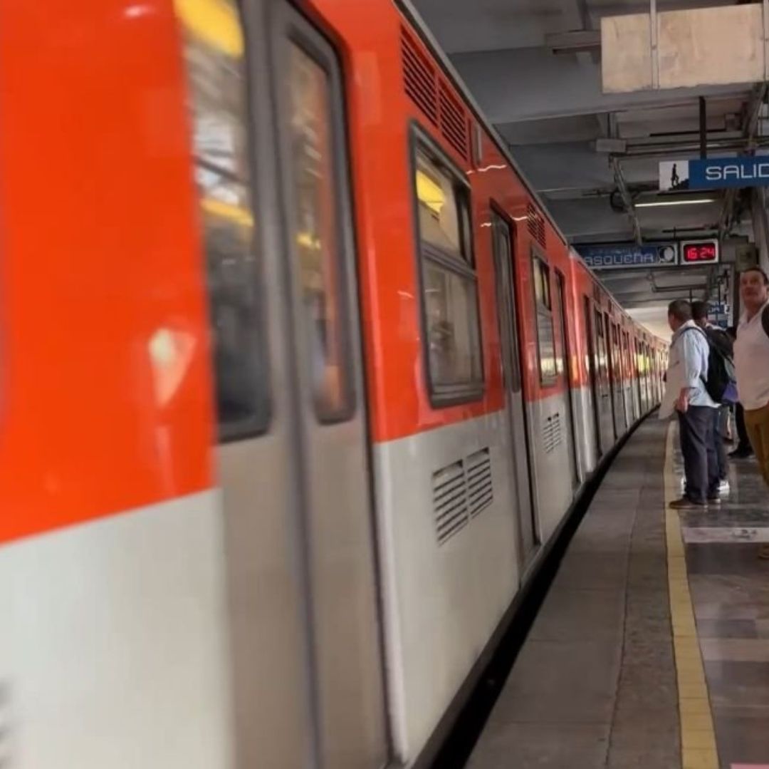 Línea 2 del Metro con horario normal.