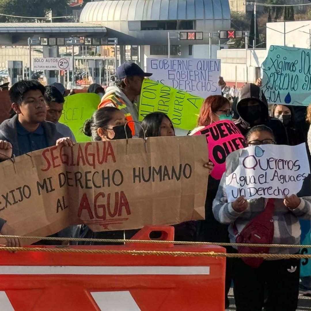 Bloqueo en la caseta de Tlalpan, autopista México-Cuernavaca. Foto: N+