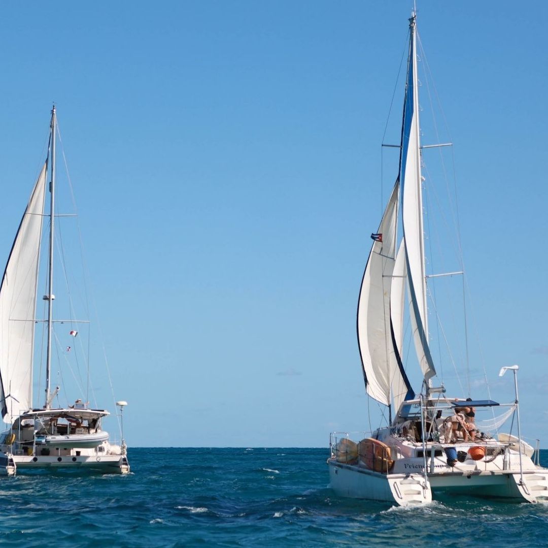 Barcos de ayuda humanitaria
