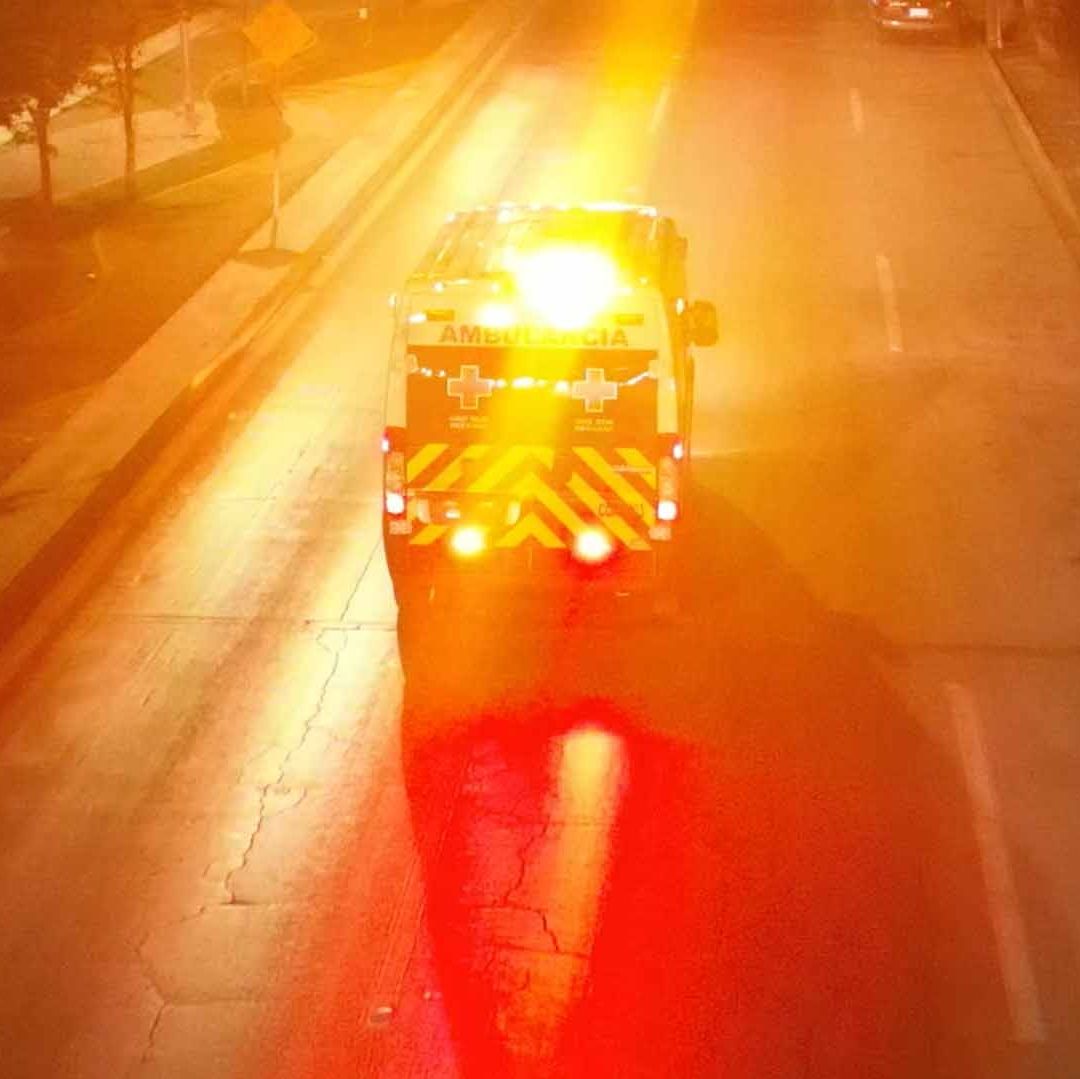 Motociclista Sufre Traumatismo Craneoencefálico al Ser Arrollado en Torreón; Conductor Huyó