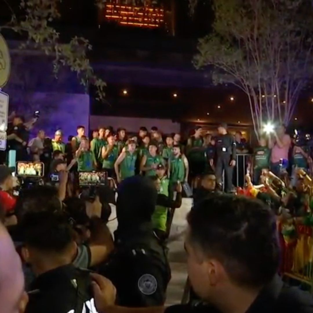 Selección de Bolivia y su afición en San Pedro Garza García