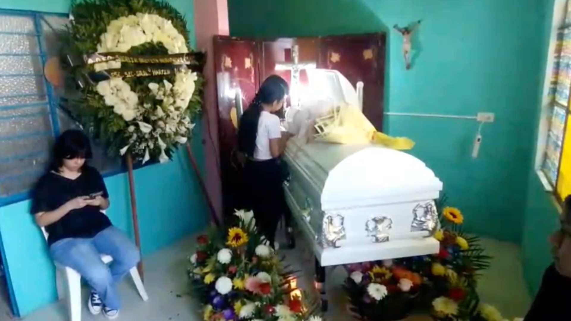 Dan Último Adiós Velorio Sherlyn Briyith Estudiante Murió Ahogada en Playa de Coatzacoalcos Veracruz