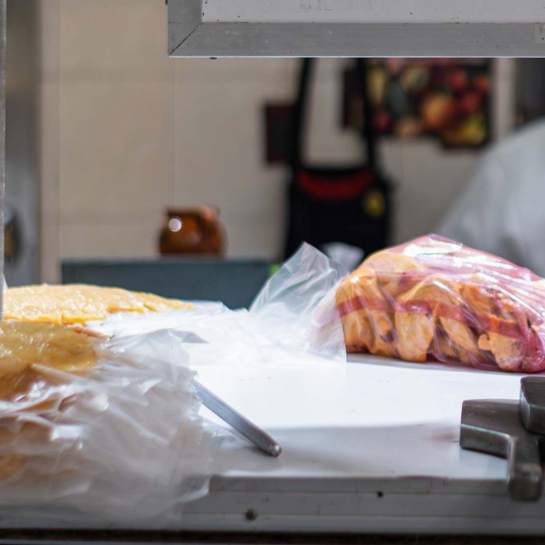 Venta de pollo en mercados de la Ciudad de México. Foto: N+