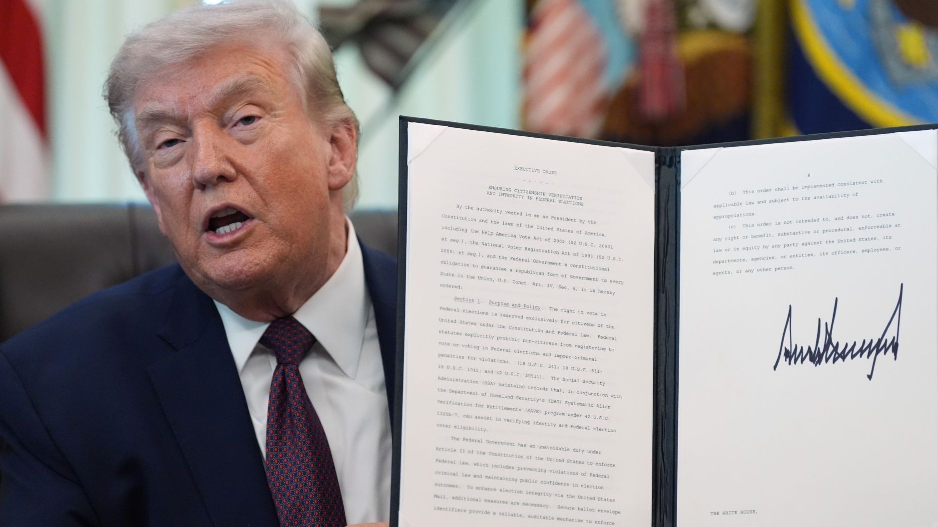 Trump Firma Orden Ejecutiva para Restringir el Voto por Correo y Verificar la Ciudadanía