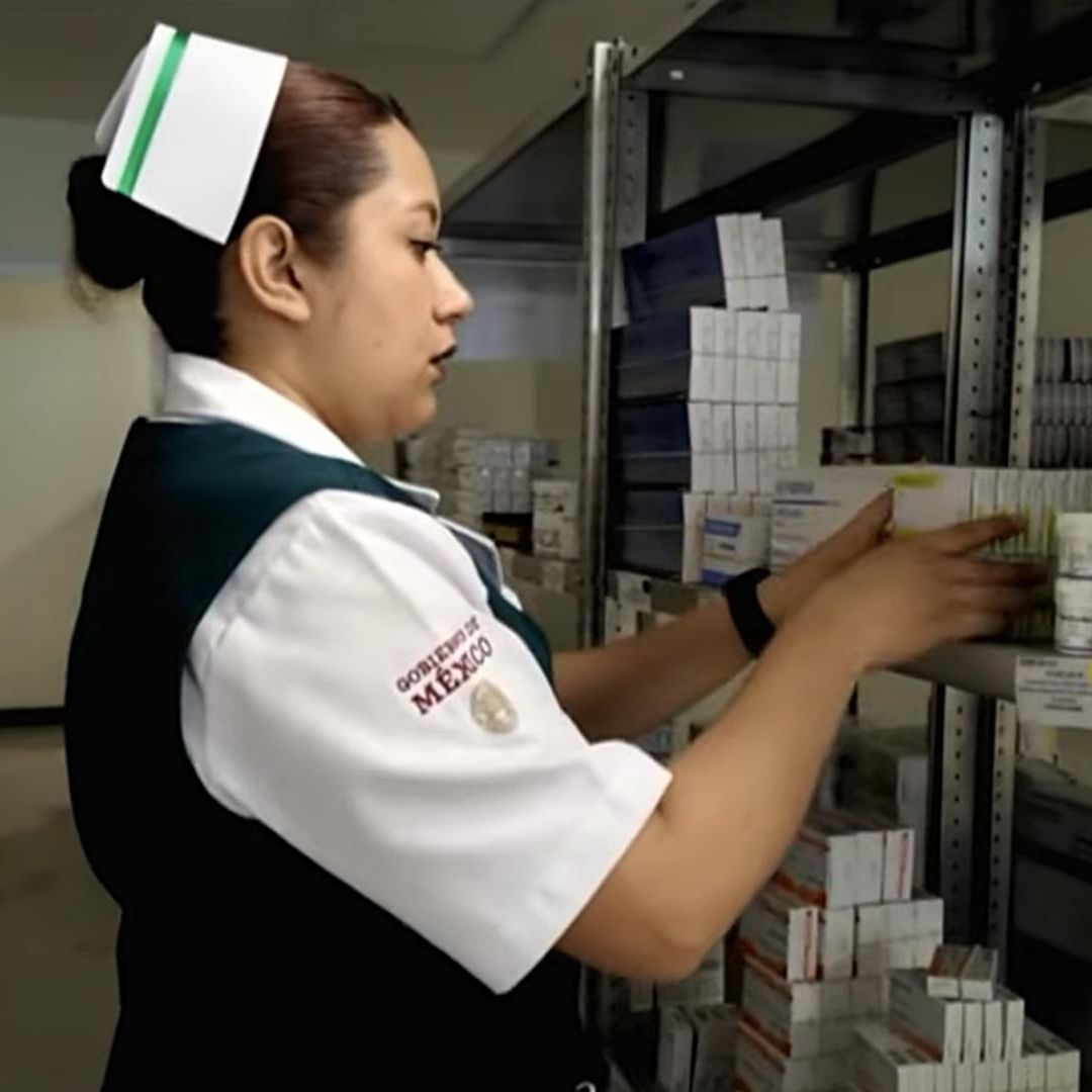 Autoridades explican mecanismos para poder recibir medicinas cuando no hay existencias en farmacias. Foto: YouTube @ClaudiaSheinbaumP