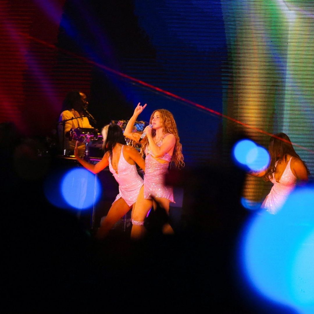 Shakira rompe récord de asistencia en concierto en Zócalo de CDMX