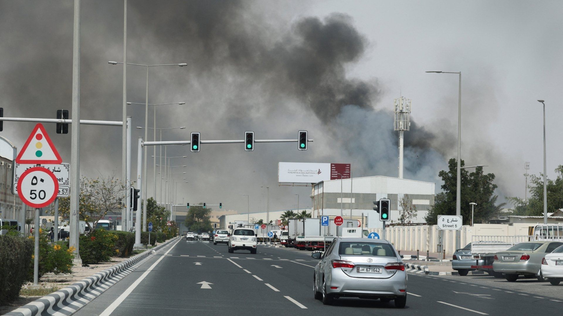 Reportan Fuertes Explosiones en Abu Dabi, Jerusalén, Tel Aviv, Doha y Baréin.