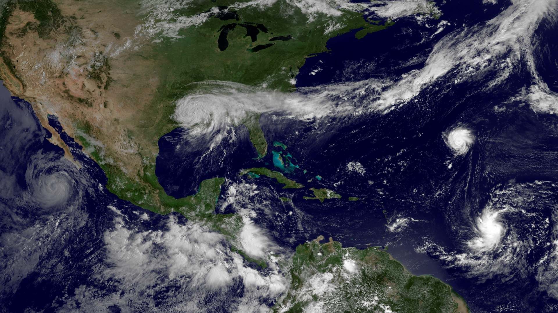 Imagen de satélite de la temporada de ciclones en México de 2025
