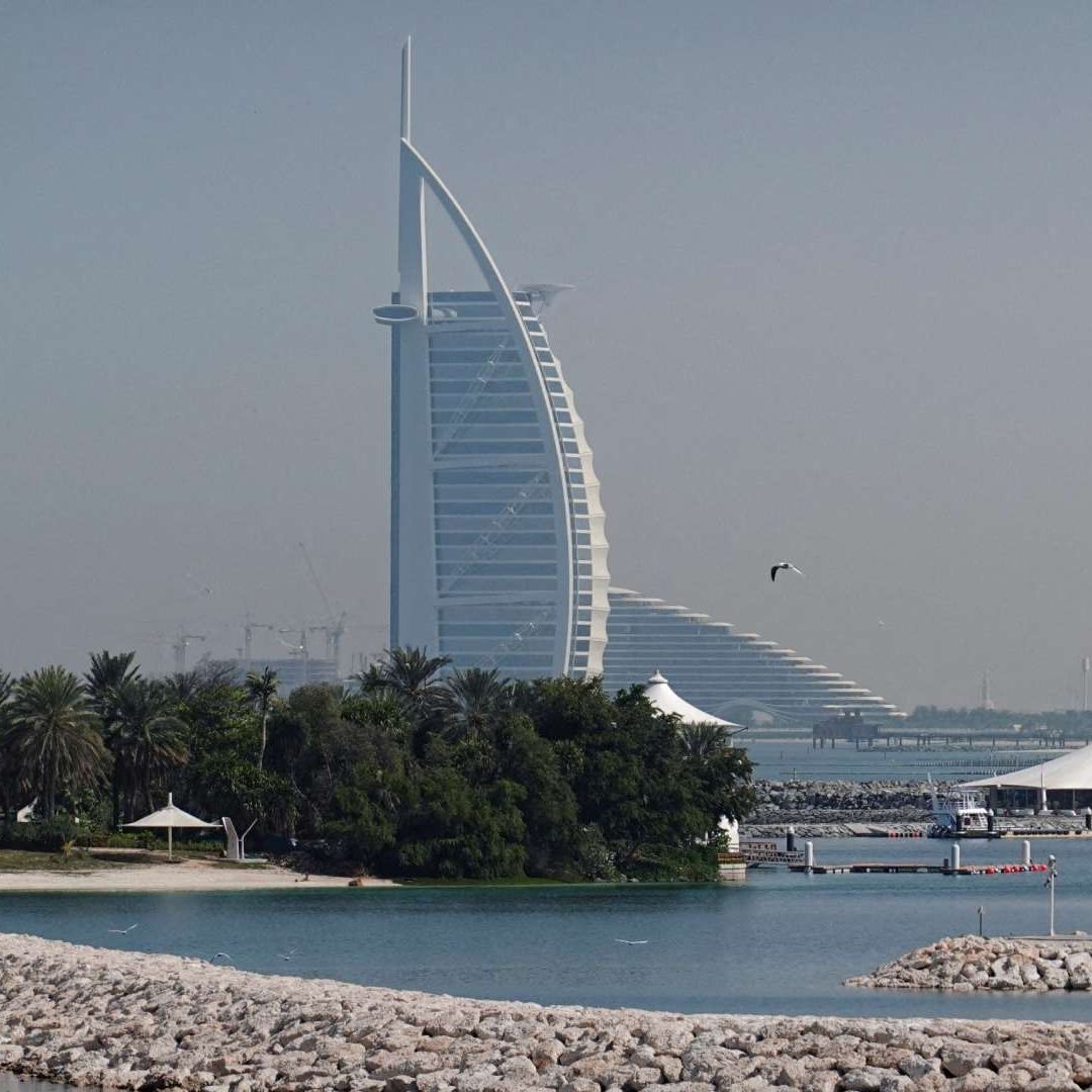 Burj Al Arab en pie, después de un ataque iraní,
