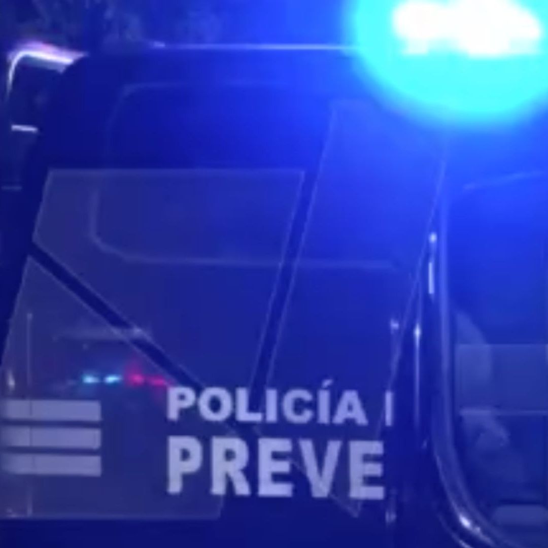 El hombre que golpeó a los dos adultos mayores fue detenido en el sitio