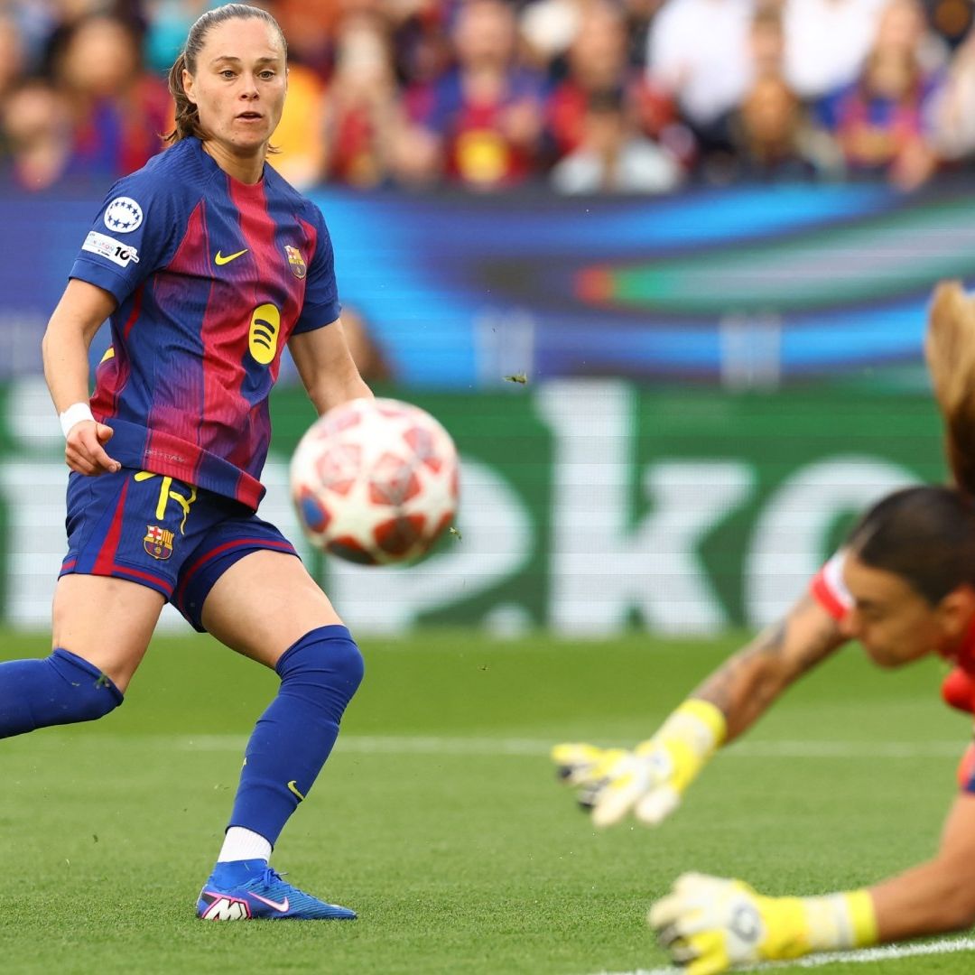 Barcelona y Real Madrid disputaron el boleto a semifinales de la Champions League Femenina 2026 en el Camp Nou. Foto: Reuters