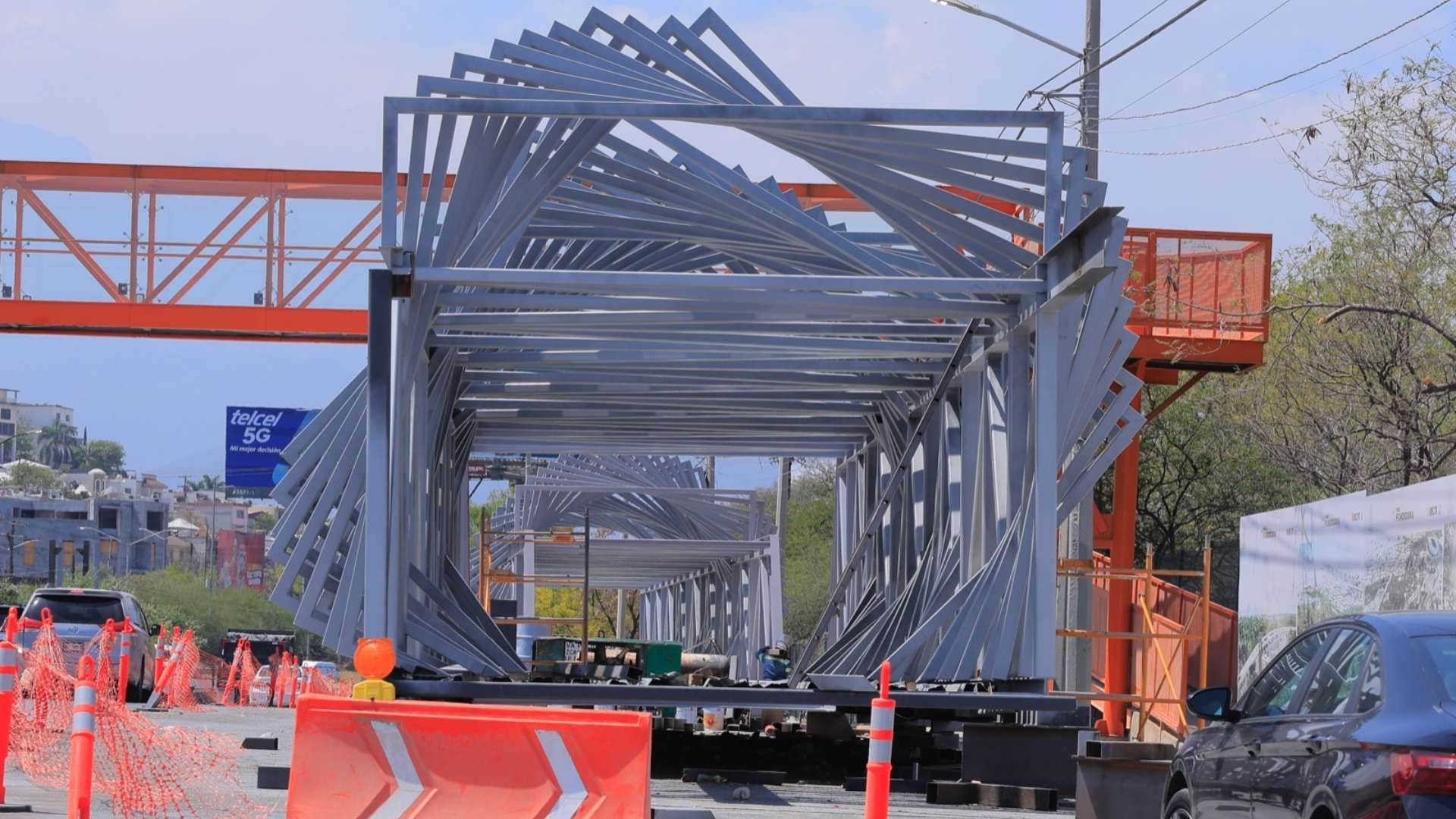 Estructura para puente peatonal en Guadalupe