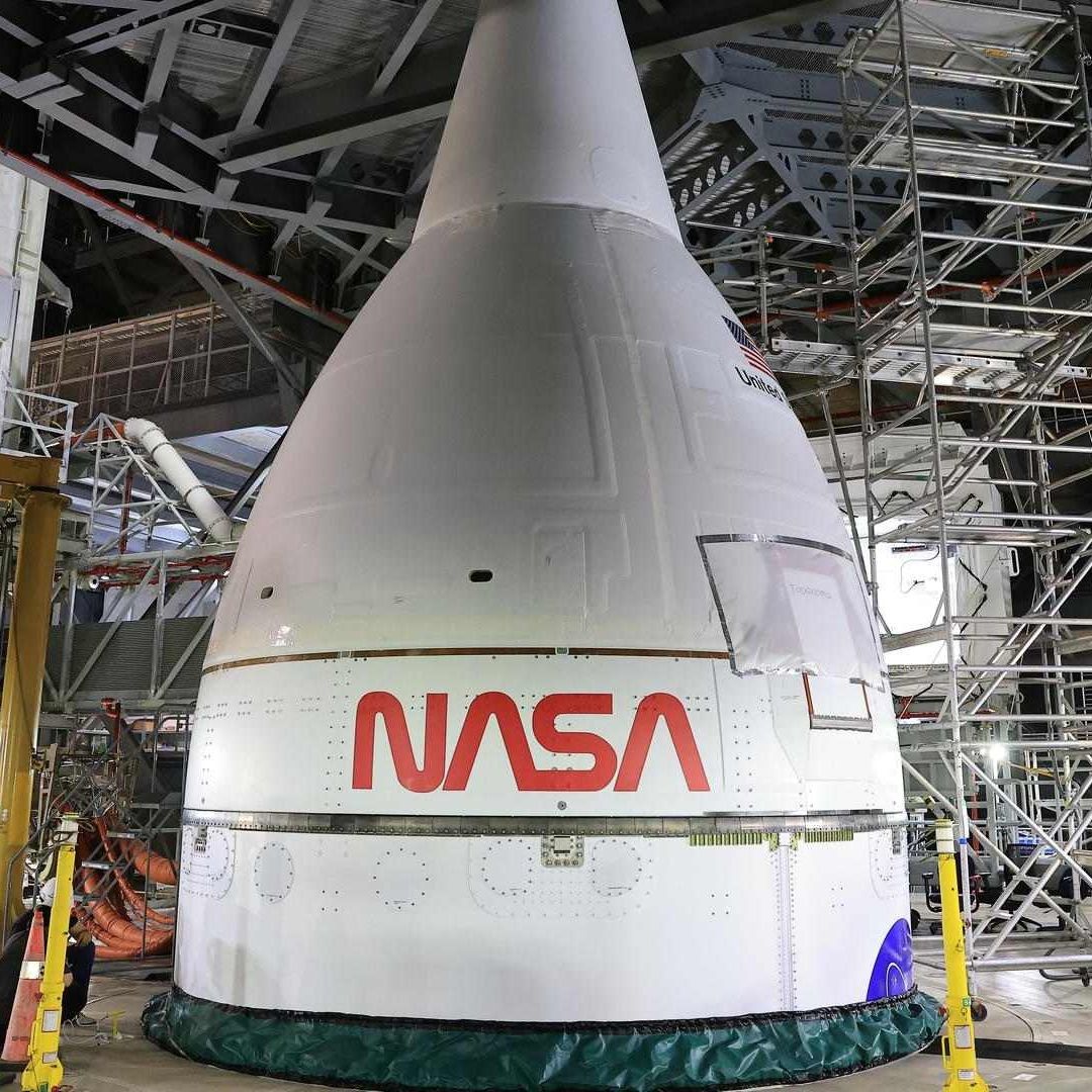 Astronautas de la Misión Artemis II Solucionan Avería del Inodoro de la Nave Orión