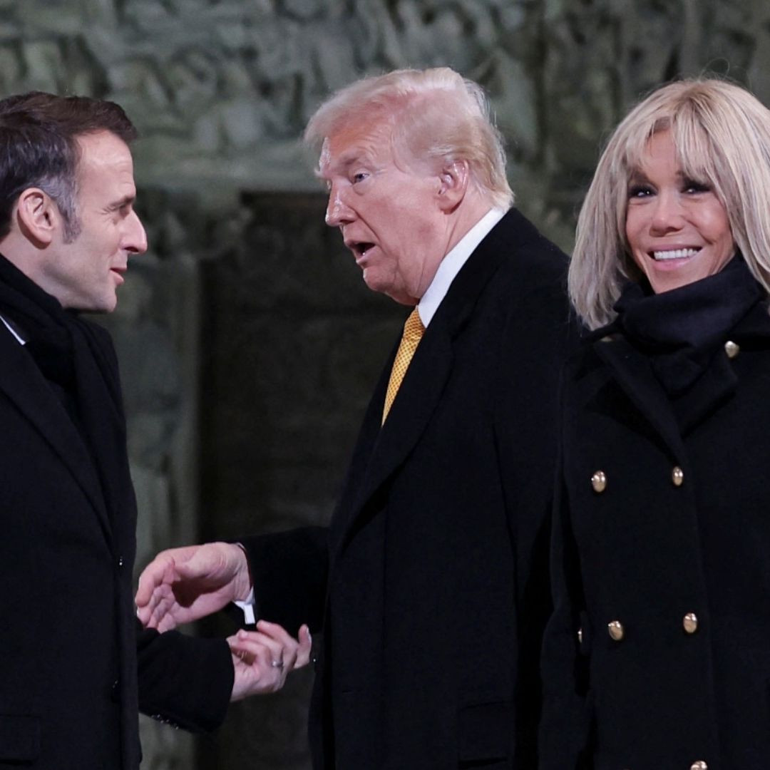 Trump se Burla de Macron y Dice que Su Esposa lo Trata "Extremadamente Mal".