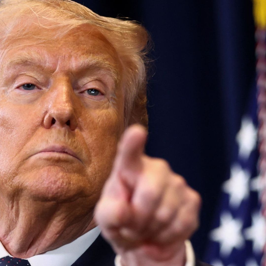 Trump informó que la respuesta militar contra barcos y minas comenzó.