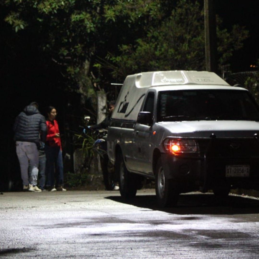 Carroza en lugar de ataque armado donde murió un joven en Amatlán.