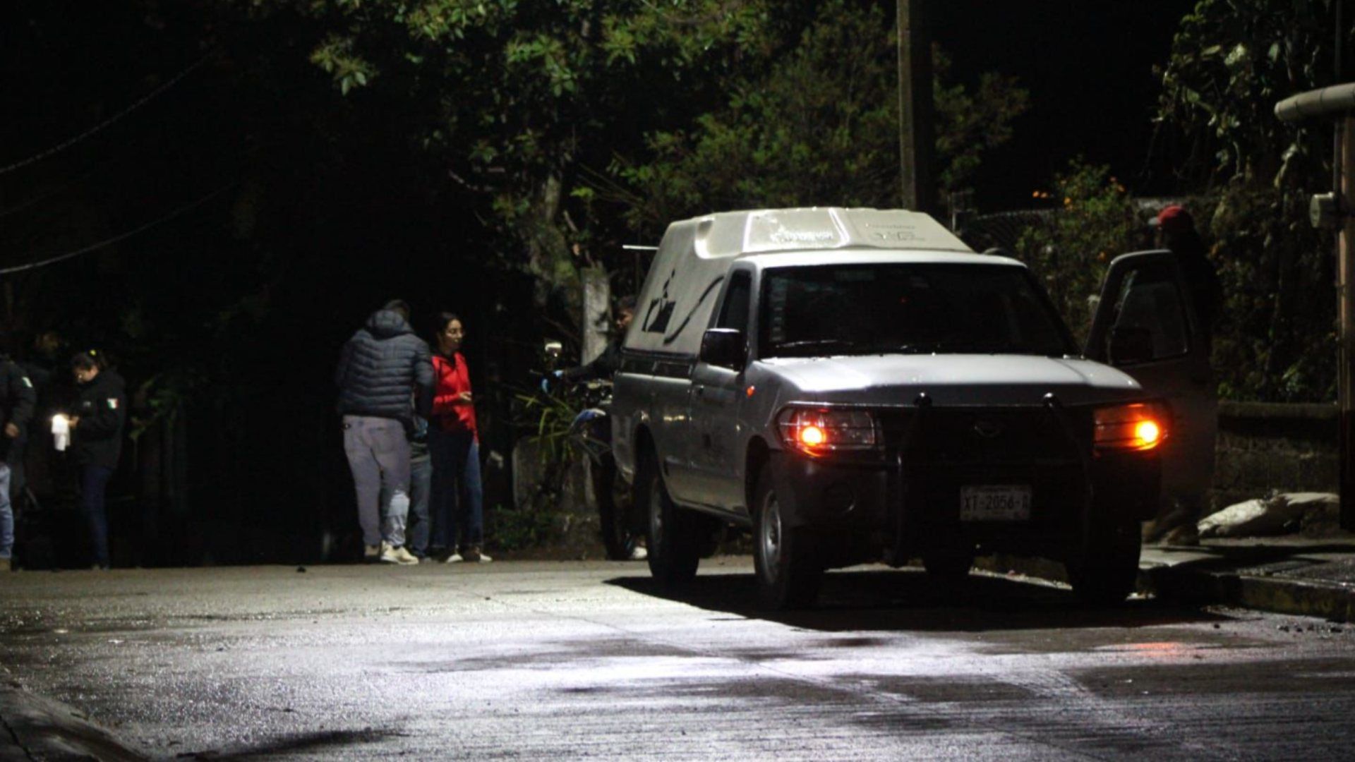 Carroza en lugar de ataque armado donde murió un joven en Amatlán.