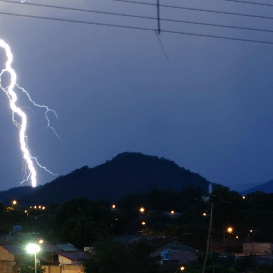 Rayo Mata a Tres Hermanos Durante Tormenta en Oaxaca