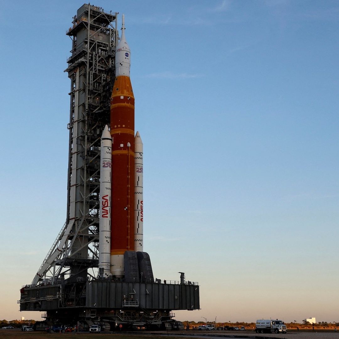 NASA coloca cohete SLS de la misión Artemis II que irá a la Luna