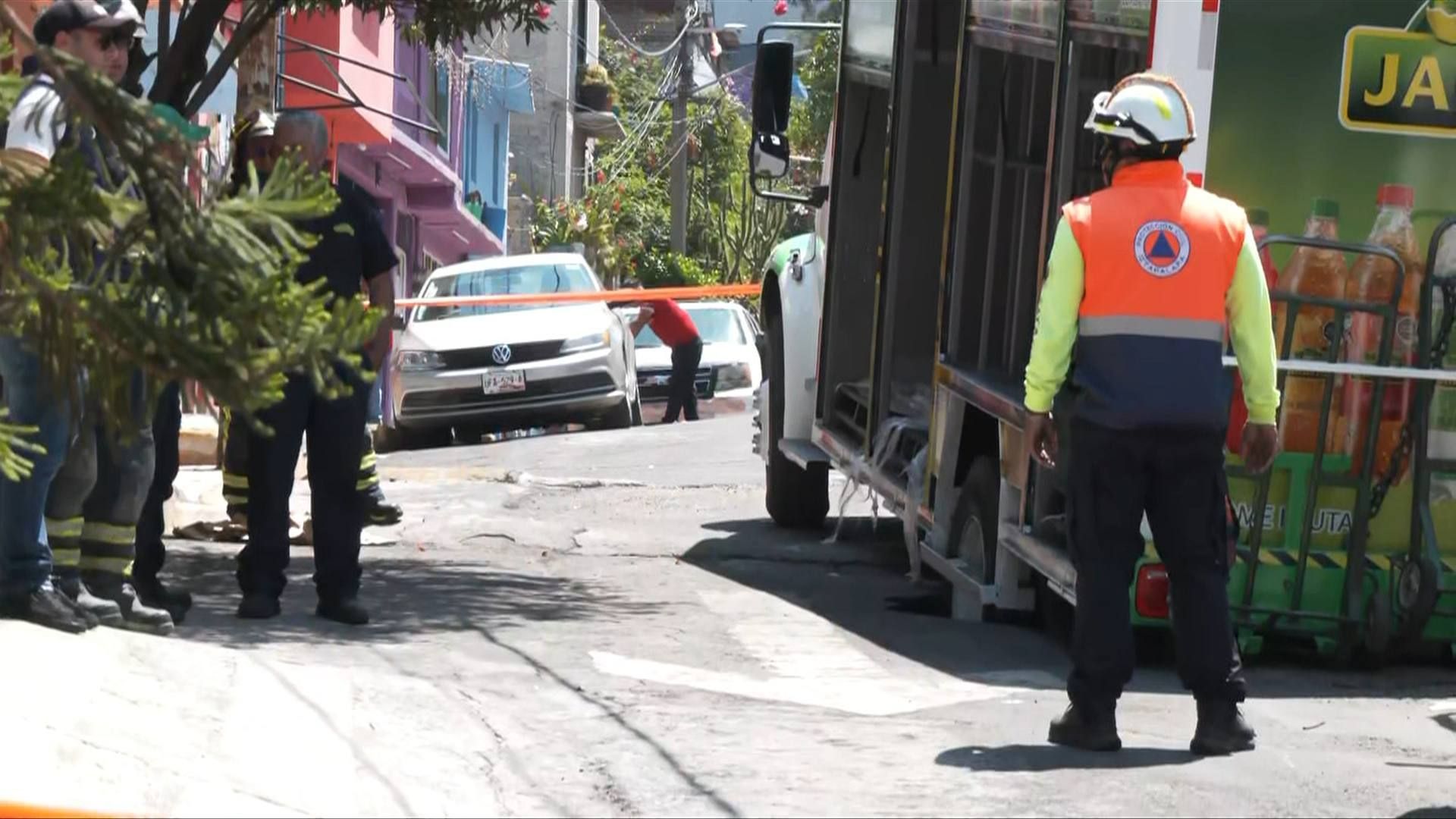 Socavón en colonia Xalpa, Iztapalapa