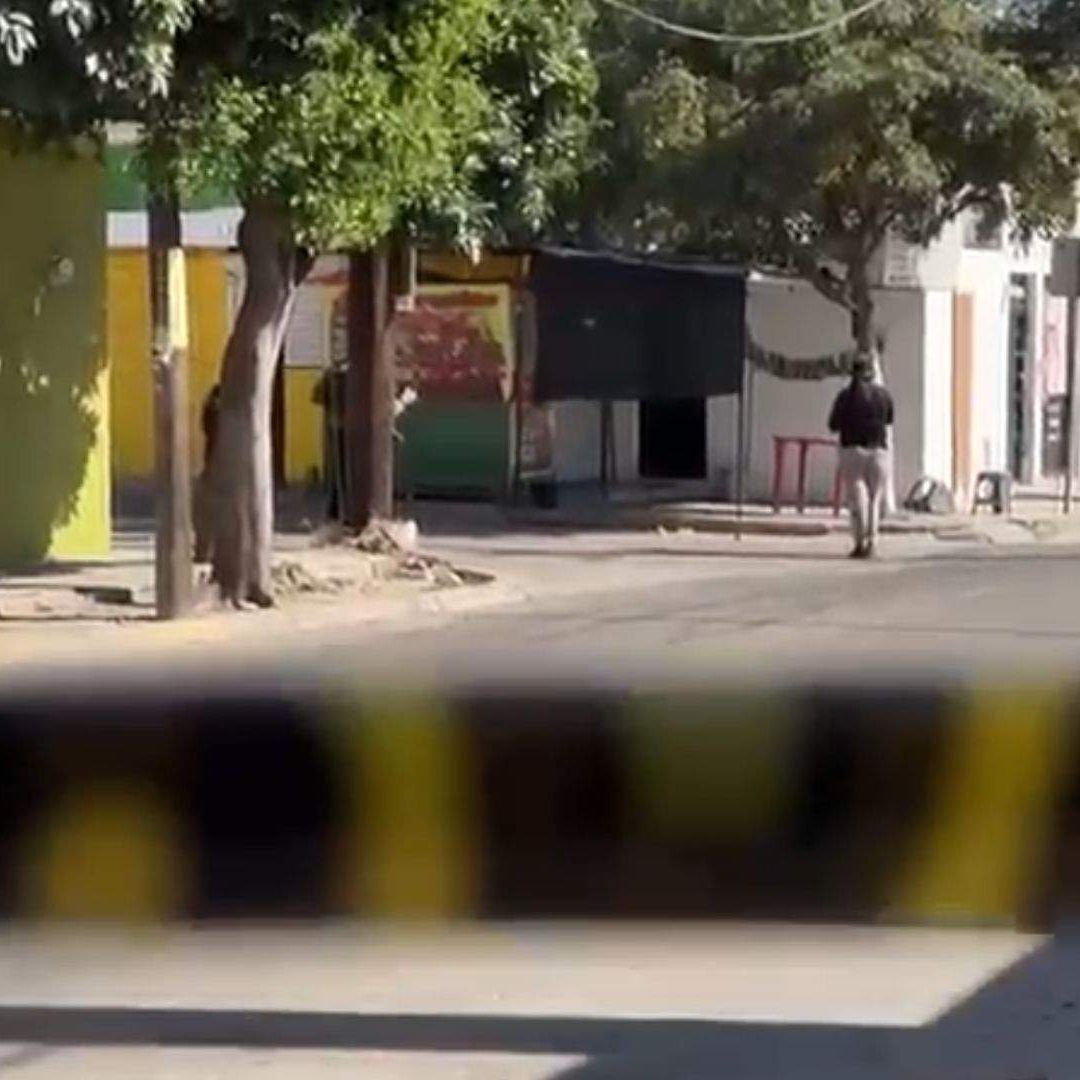 Asesinan a Dos Hombres a Balazos en Papelería de Culiacán, Sinaloa
