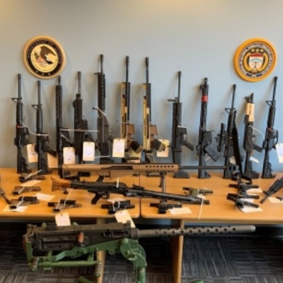 Peter Dimitrov Mirchev vendía ametralladoras, lanzacohetes, granadas, rifles de francotirador y mucho más al Cártel de Jalisco Nueva Generación. Foto: Departamento de Justicia de EUA