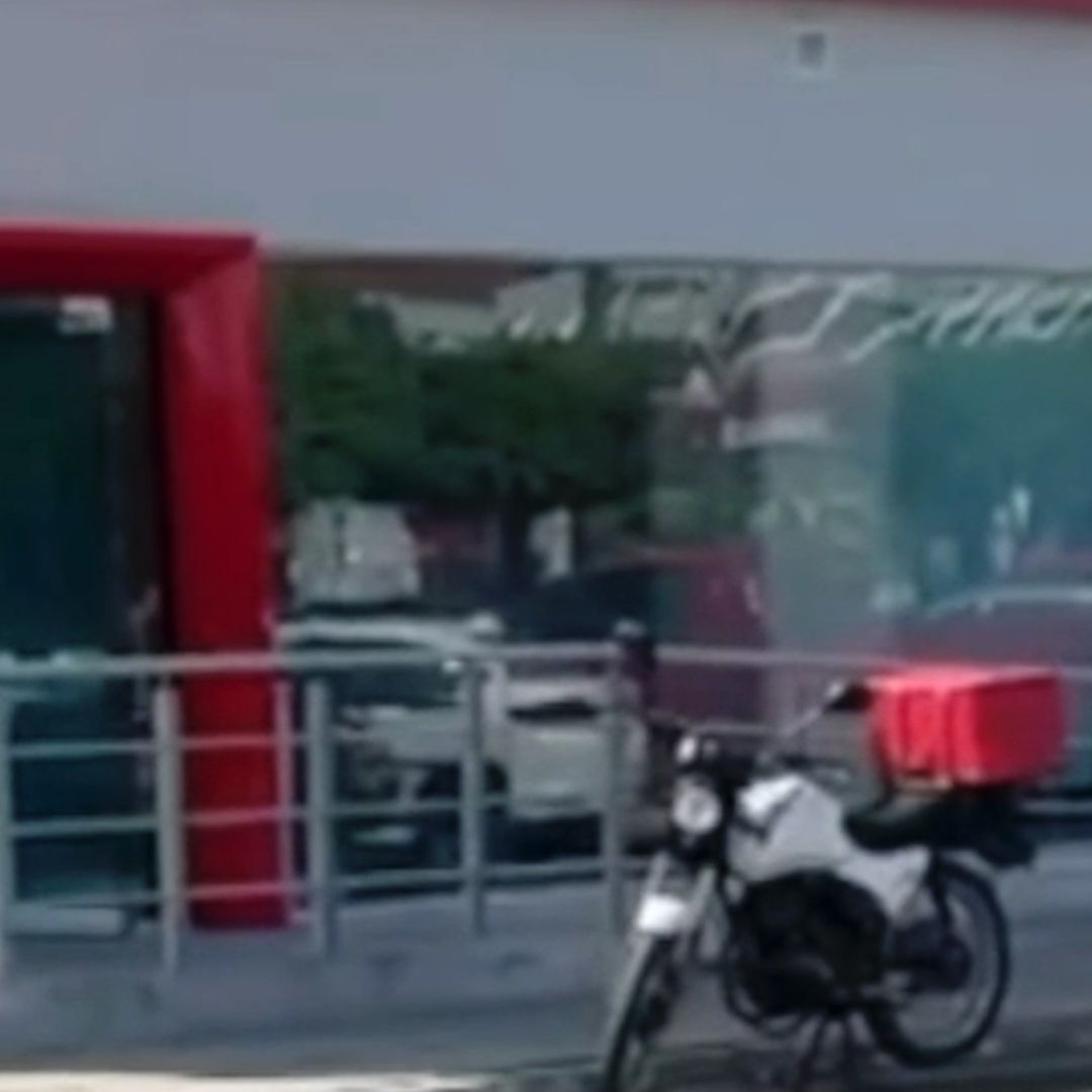 Roban a Mujeres Más de 100 Mil Pesos Dentro del Banco en Celaya Guanajuato