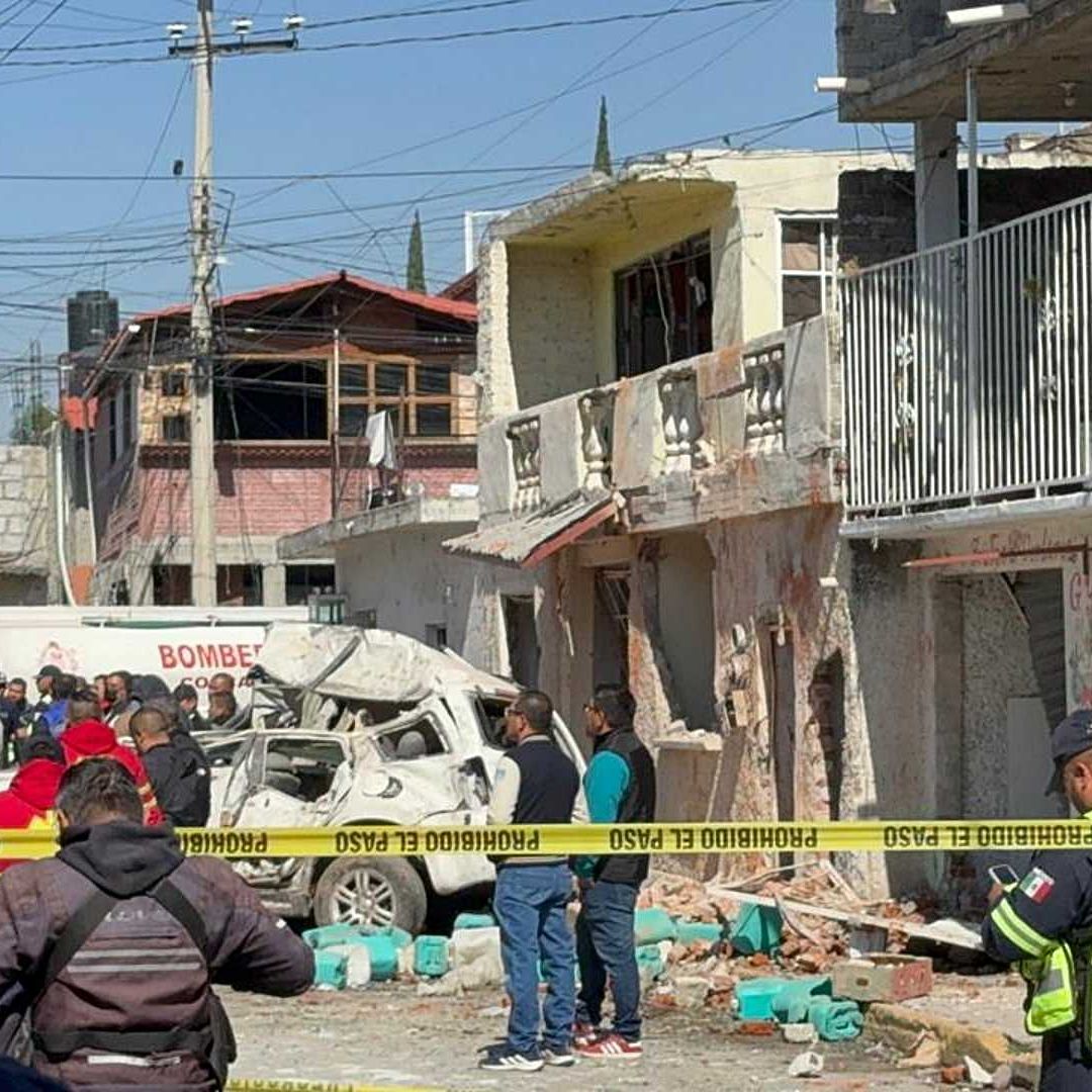 Daños materiales por explosión en vivienda en Coacalco.
