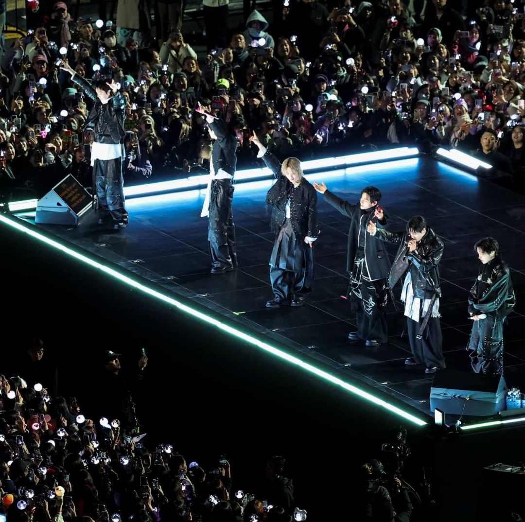 BTS 'Enloquece' a Seúl y al Mundo Entero con Su Regreso a los Escenarios