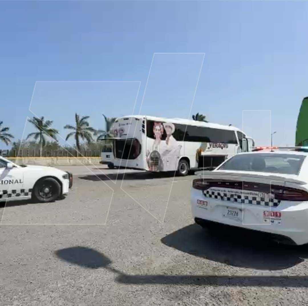 Deportistas de Veracruz con Discapacidad se Quedan 6 horas Varados en Caseta de Tampico