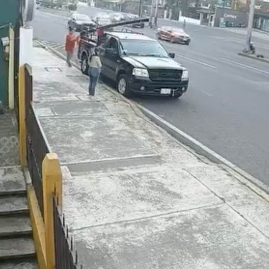 Motociclista se Pasa el Alto y Atropella a Joven en Bulevar Xalapa Banderilla Veracruz