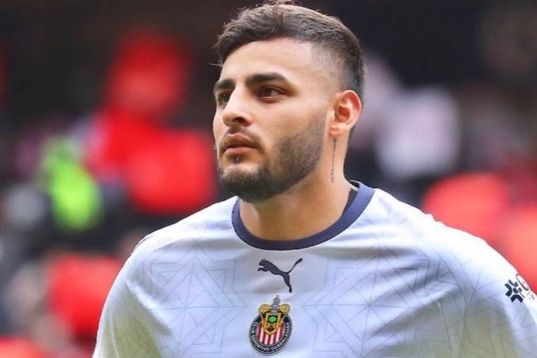 Alexis Vega Reaparece en Redes Sociales tras Separación de Chivas
