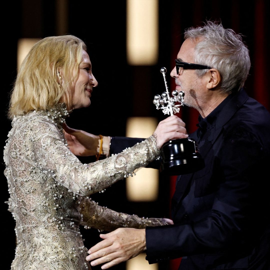 Alfonso Cuarón Entrega Premio Donostia a Cate Blanchett en el Festival de San Sebastián
