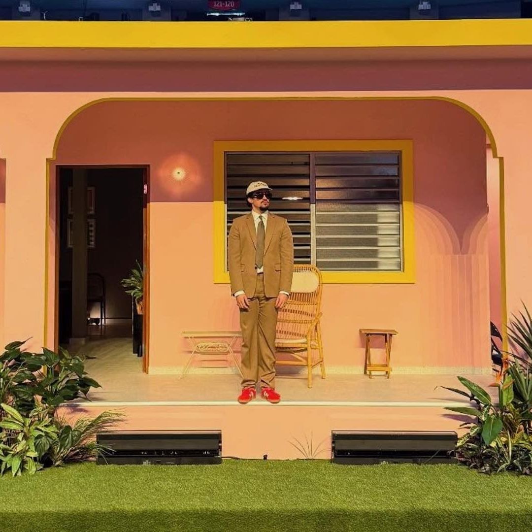 Demandan a Bad Bunny por “La Casita” de Debí tirar más fotos