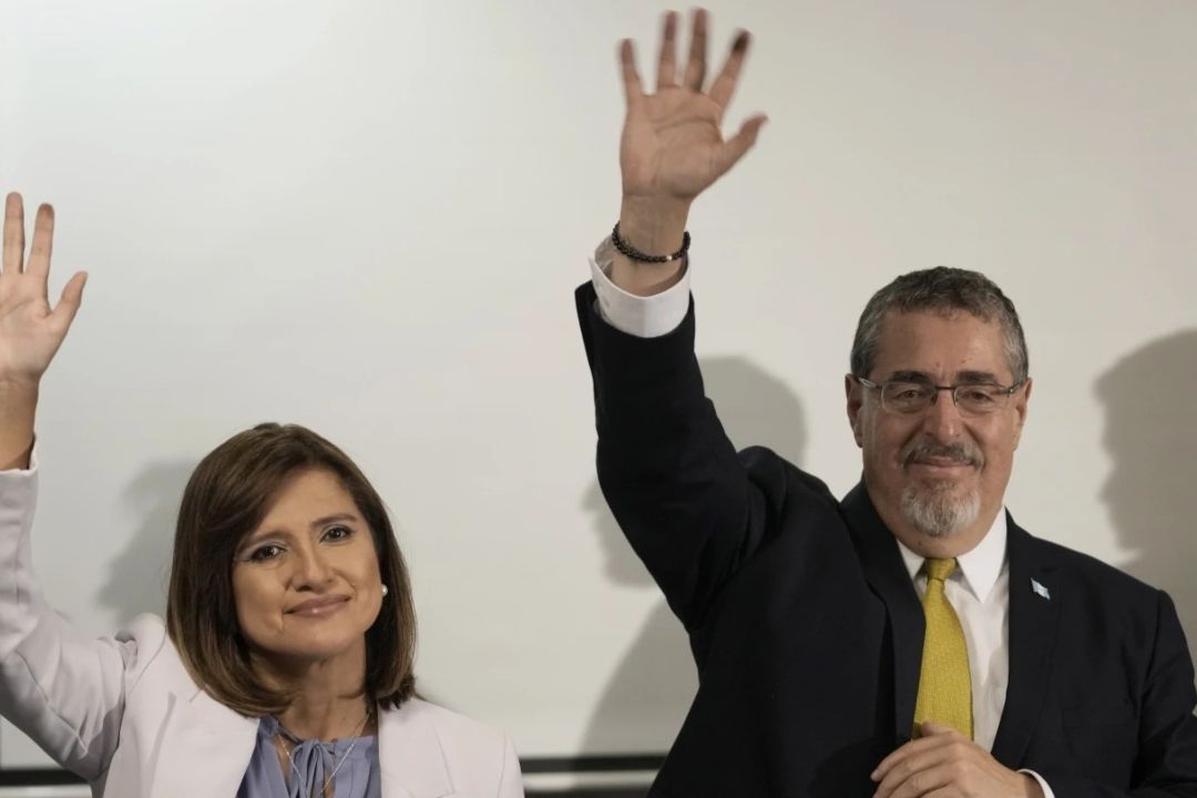 Bernardo Arévalo es Proclamado Presidente Electo en Guatemala