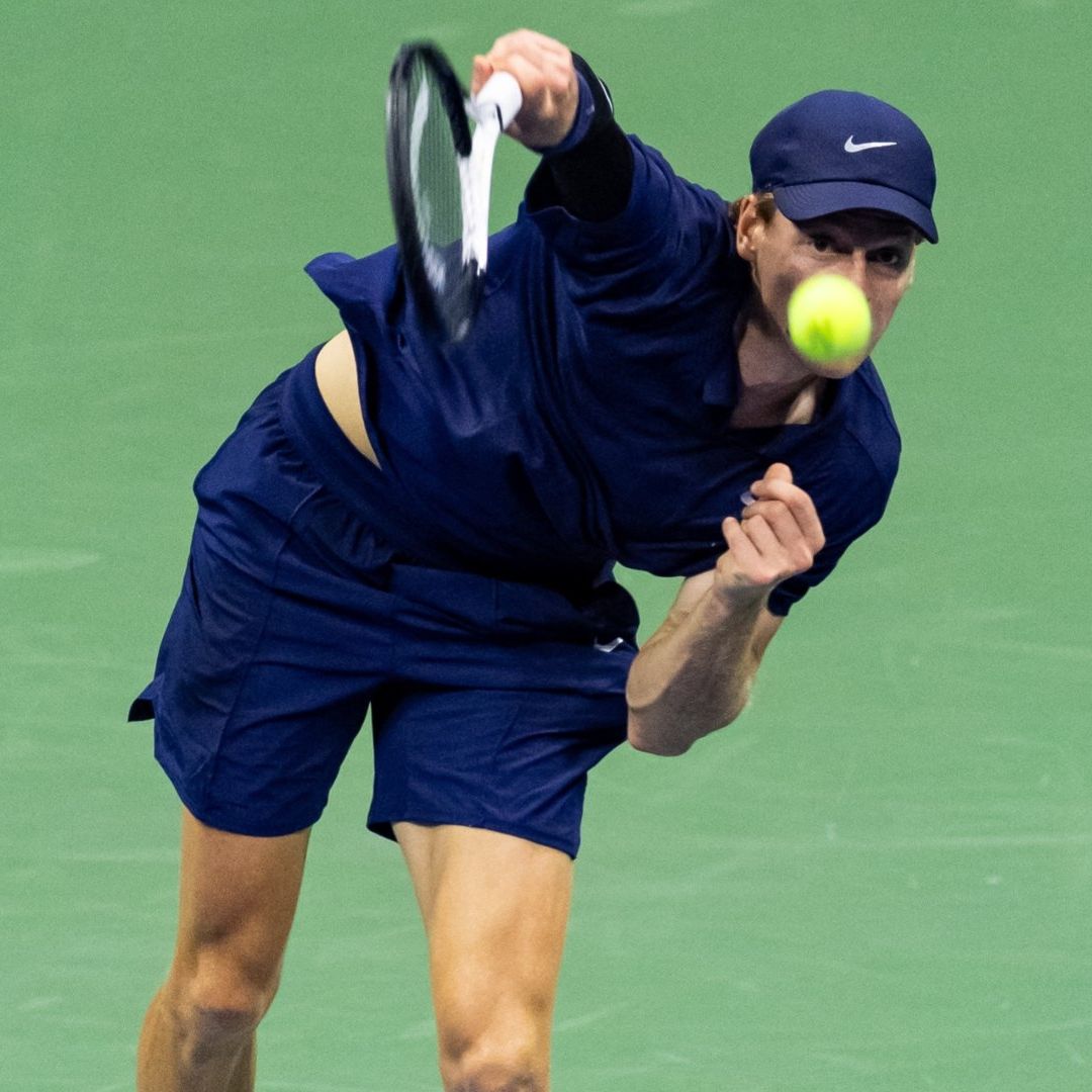 El tenista Jannik Sinner jugó la semifinal del US Open 2025 ante el canadiense Felix Auger-Aliassime en Flushing Meadows. Foto: Reuters