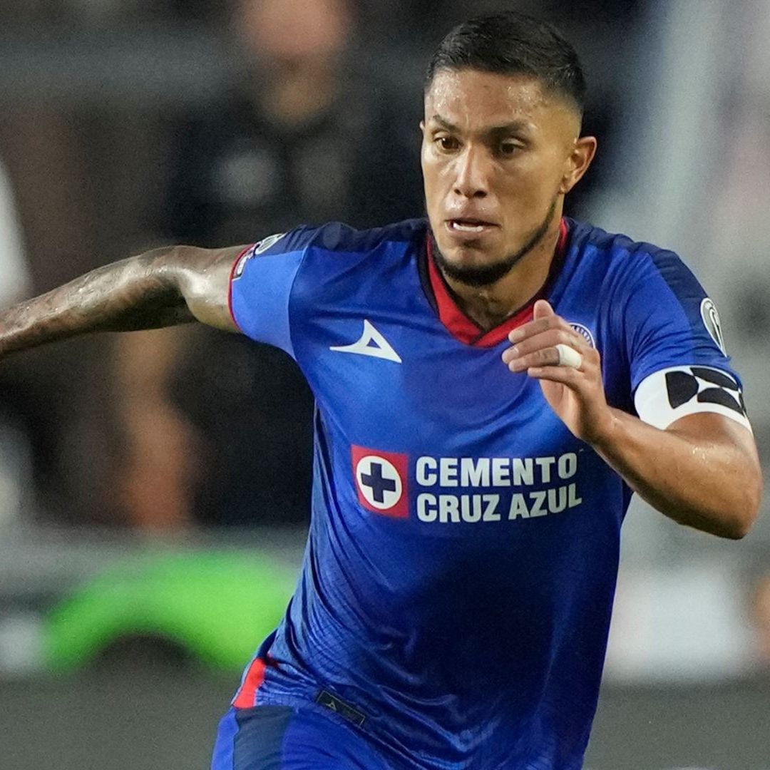 Carlos Salcedo agradece el apoyo que ha recibido por parte de sus seguidores. Foto AP