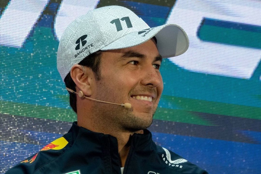 Checo Pérez durante conferencia de prensa en Ciudad de México