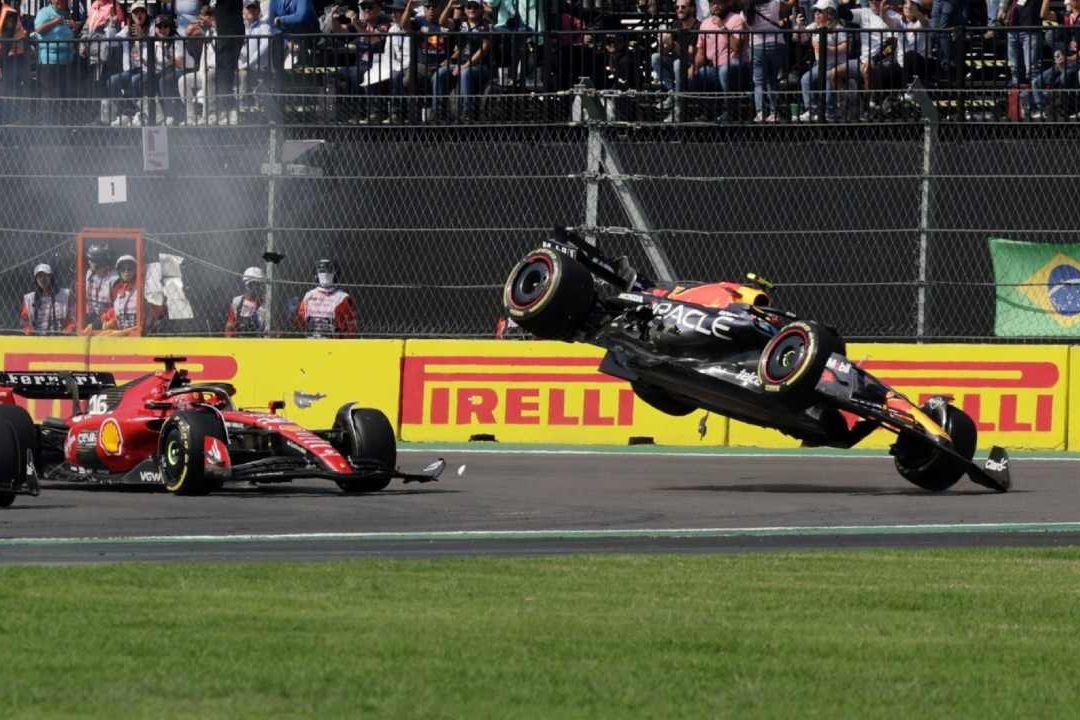 Video del choque de Checo Pérez hoy en México