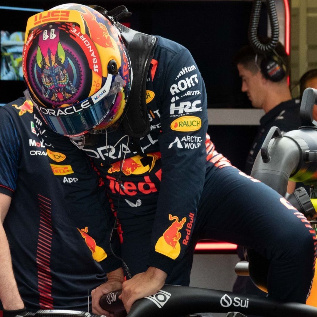 Los cascos que utiliza Checo Pérez suelen ser muy originales. Foto: Cuartoscuro