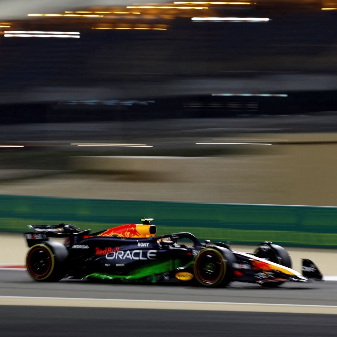 Checo Pérez termina segundo en primera ronda de prácticas de Bárein
