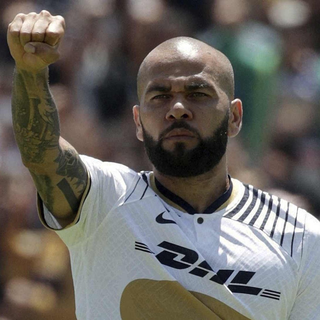 La defensa de Dani Alves presentó un recurso para obtener su libertad provisional y seguir el caso desde su casa
