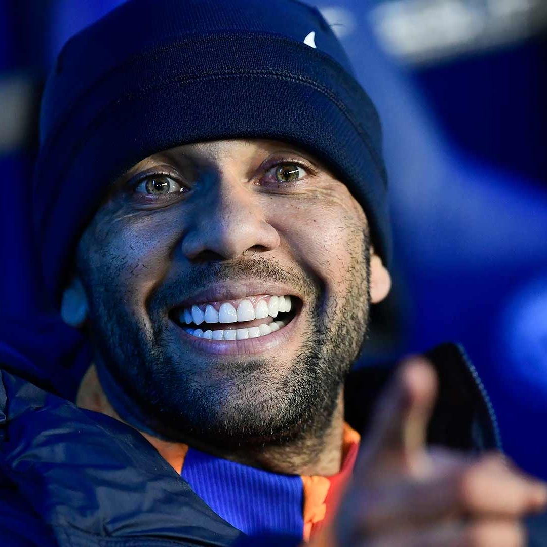 Amigas de la víctima que denunció a Dani Alves por agredirla sexualmente testificaron que el jugador también las tocó sin su consentimiento