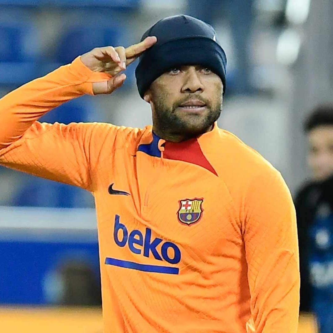 Fiscalía pide mantener a Dani Alves en prisión por presunta violación