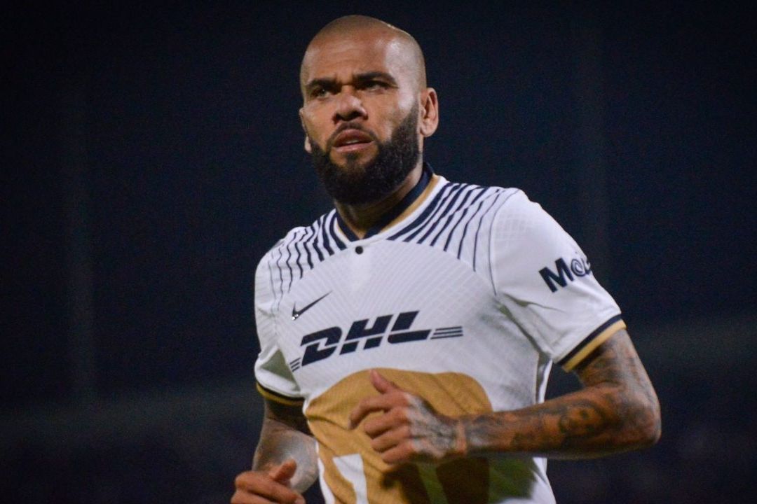 La joven que denunció por violación al exjugador Dani Alves pidió a la juez que lo mantenga en prisión