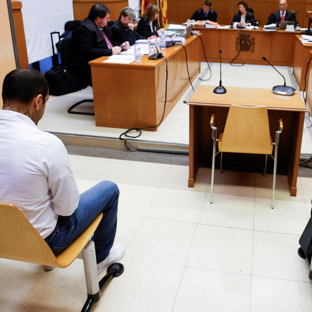 El exjugador del Barcelona, Dani Alves, insistió ante la audiencia en que mantuvo relaciones sexuales consentidas con la joven que le acusa de violarla