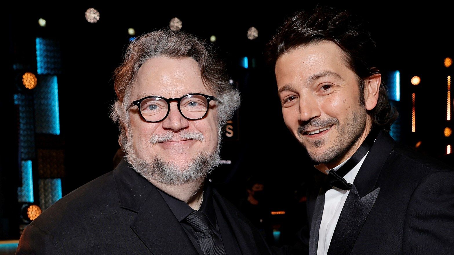 Guillermo del Toro y Diego Luna en los Critics Choice Awards 2023