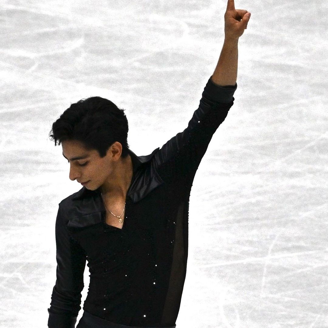 El patinador mexicano Donovan Carrillo se clasificó a los Juegos Olímpicos de Invierno de Milano Cortina 2026 y ganó Bronce en el preolímpico en Beijing.